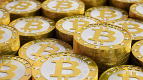 Биткоин в понедельник пробил $70 тыс.